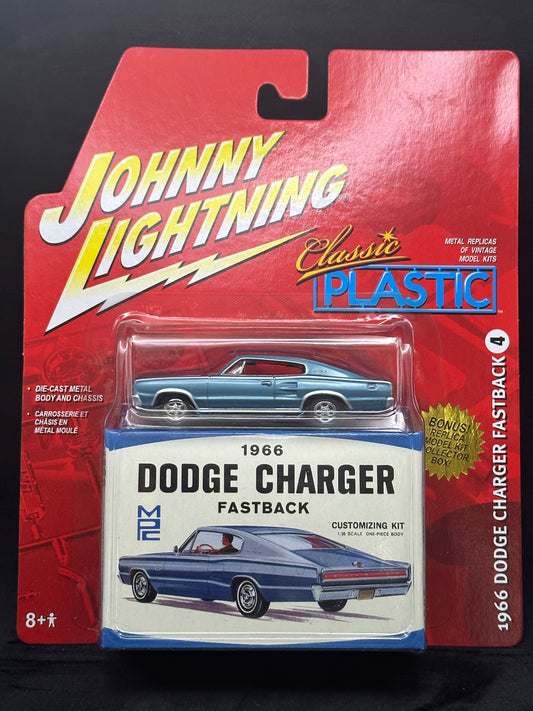 Johnny Lightning 1966 Dodge Charger Fastback